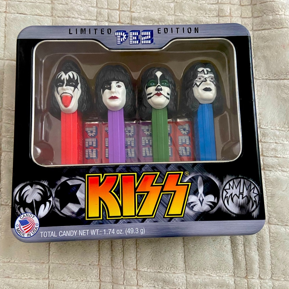 Collectible kiss pez vintage